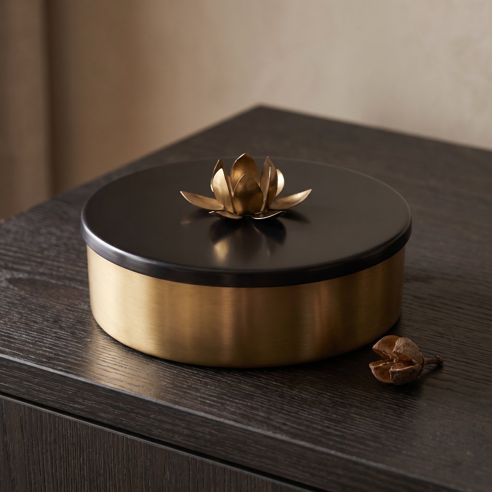 Antique Nirvana Lotus-Lid Decorative Box - Image 10